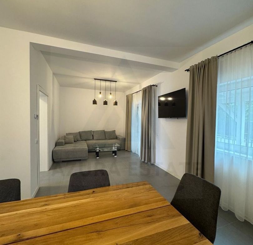 Casa individuala 114 utili 4 camere 2 bai si curte 215 mp in Selimbar