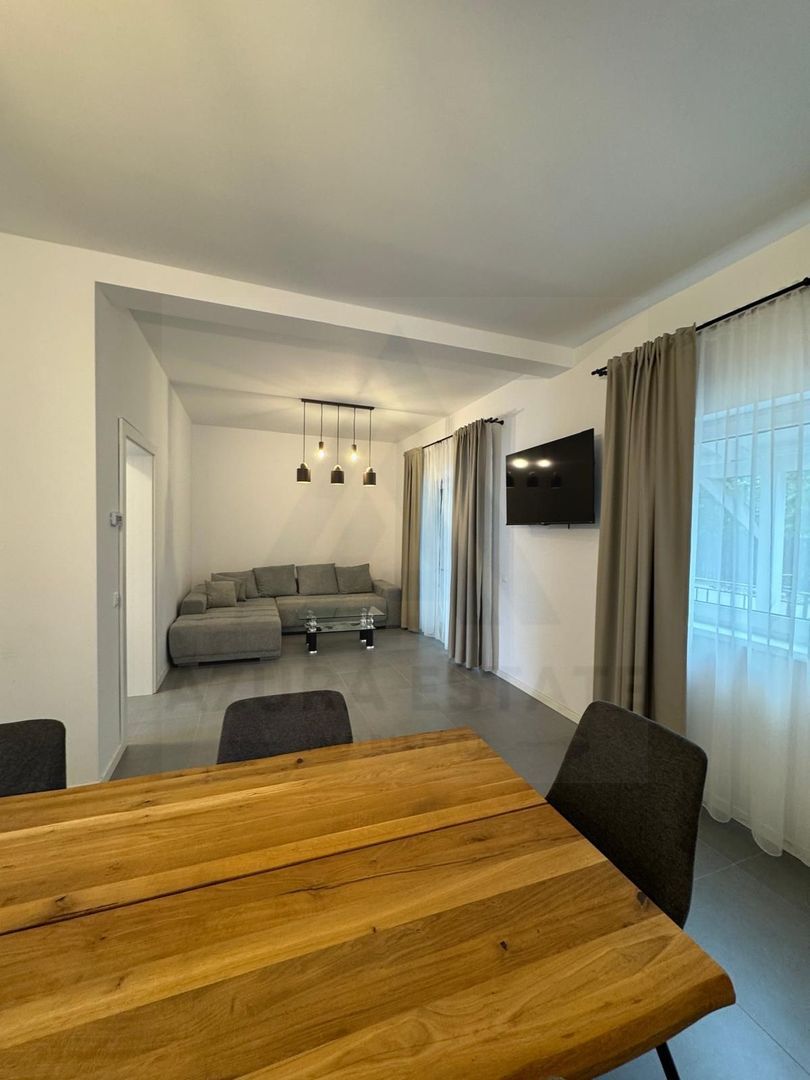 Casa individuala 114 utili 4 camere 2 bai si curte 215 mp in Selimbar