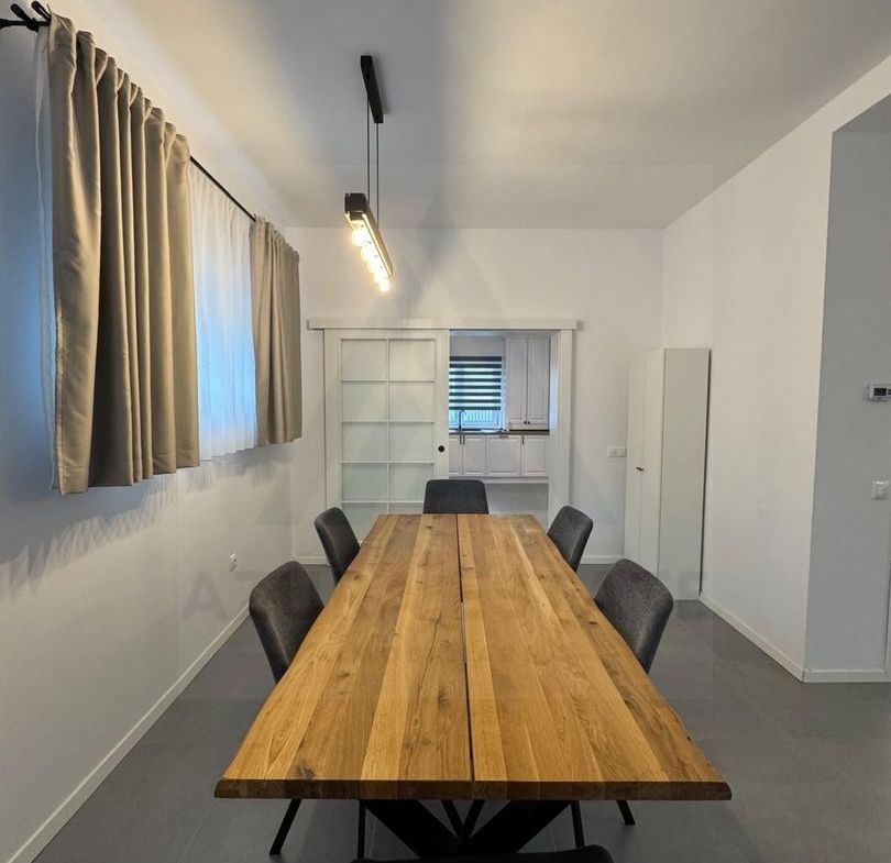 Casa individuala 114 utili 4 camere 2 bai si curte 215 mp in Selimbar