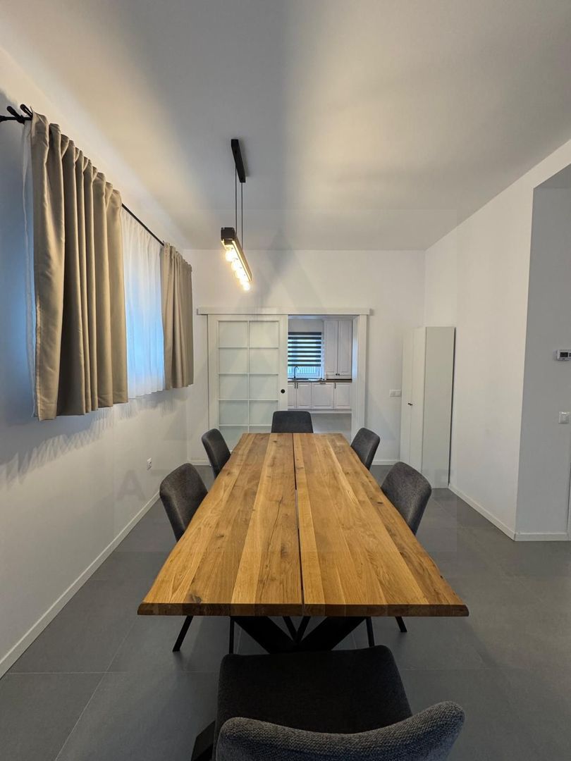 Casa individuala 114 utili 4 camere 2 bai si curte 215 mp in Selimbar