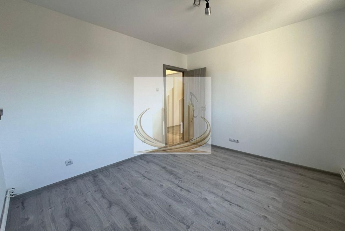 Ap 2 cam| Renovat integral | Etaj Intermediar | Shopping City | Turist