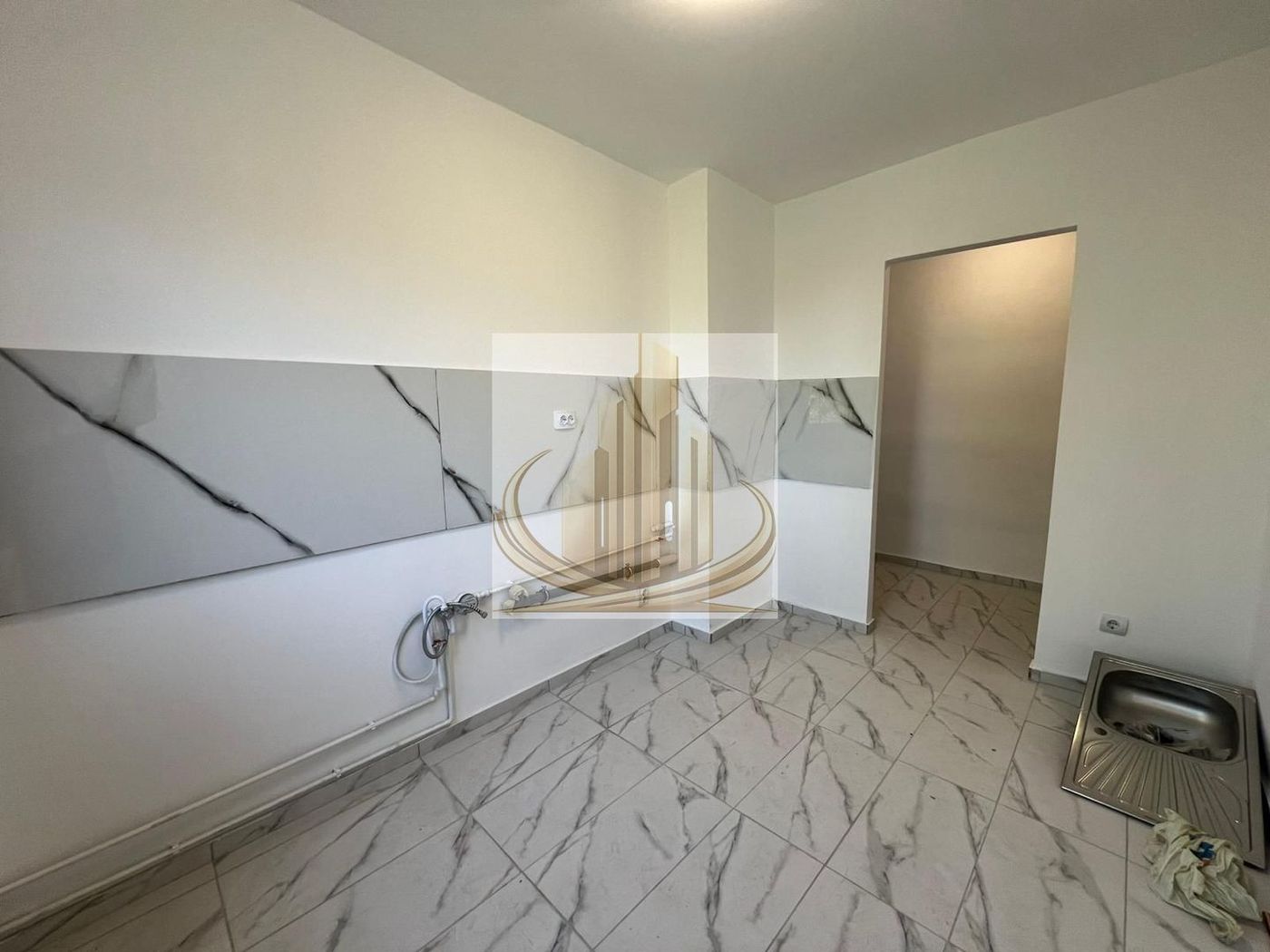 Ap 2 cam| Renovat integral | Etaj Intermediar | Shopping City | Turist