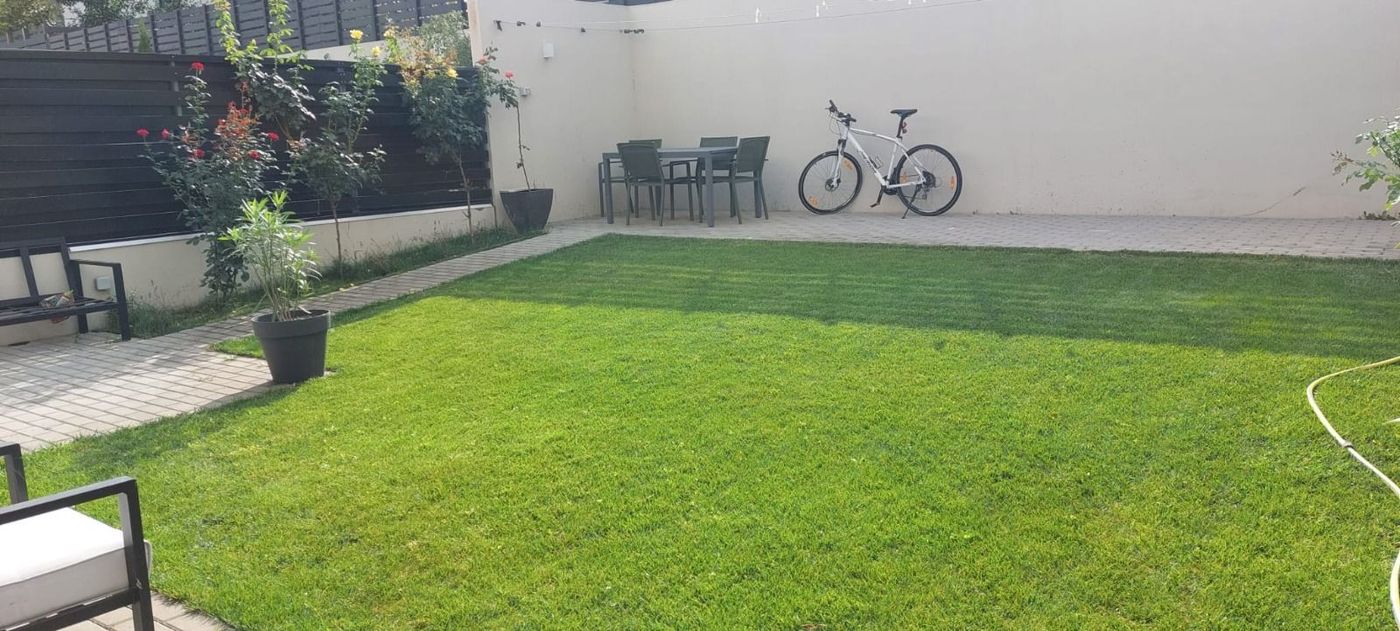 De vânzare casă premium tip duplex,  vedere spre Lacul Brates, comision 0%