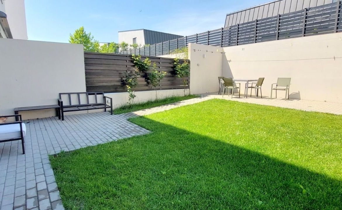 De vânzare casă premium tip duplex,  vedere spre Lacul Brates, comision 0%