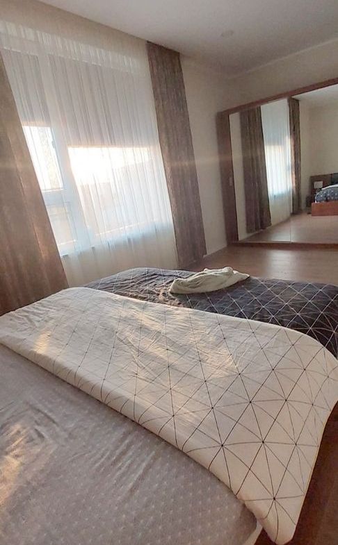 De vânzare casă premium tip duplex,  vedere spre Lacul Brates, comision 0%