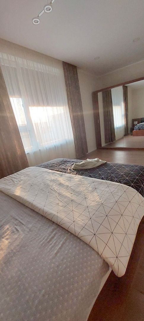 De vânzare casă premium tip duplex,  vedere spre Lacul Brates, comision 0%