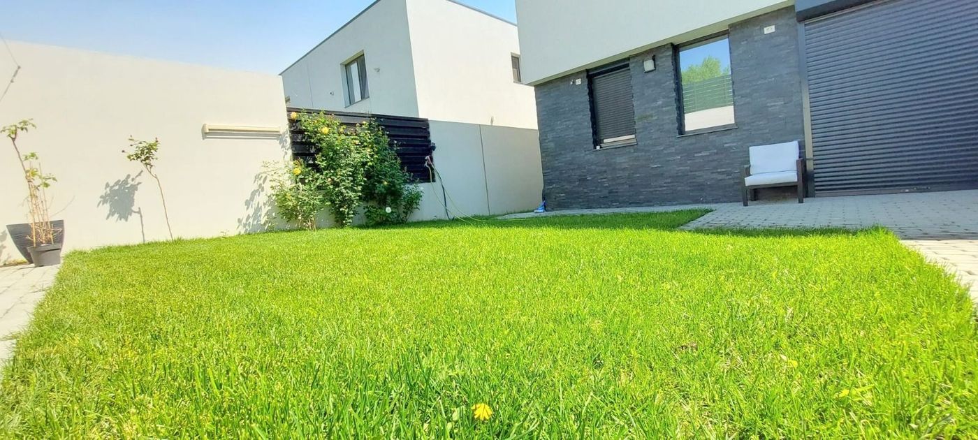 De vânzare casă premium tip duplex,  vedere spre Lacul Brates, comision 0%