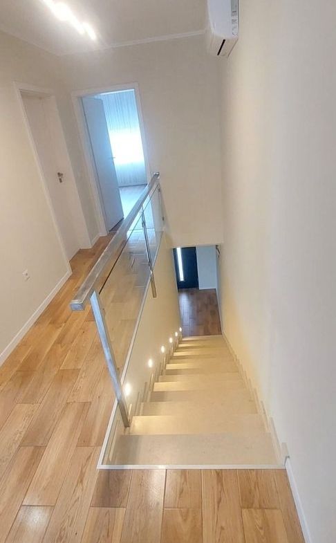 De vânzare casă premium tip duplex,  vedere spre Lacul Brates, comision 0%