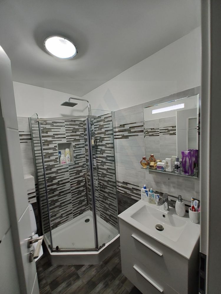 Apartament modern 2 camere 38 mp utili etaj 3 lift in Cisnădie