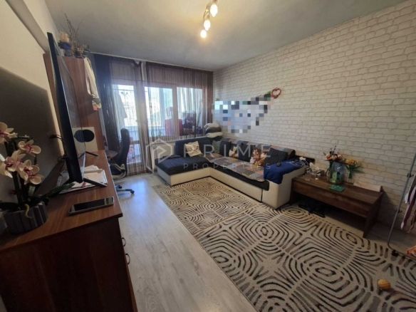 Apartament cu 3 camere, decomandat – Cartier Tudor, Zona Diamant