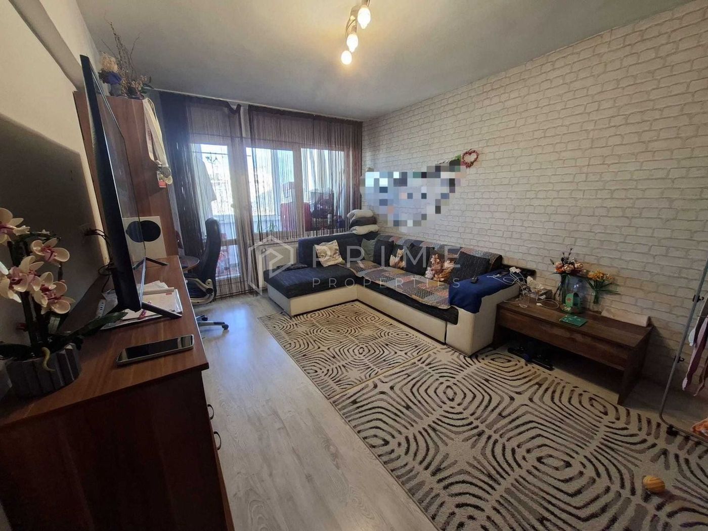 Apartament cu 3 camere, decomandat – Cartier Tudor, Zona Diamant