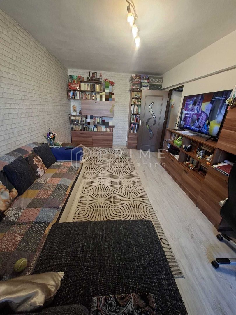 Apartament cu 3 camere, decomandat – Cartier Tudor, Zona Diamant