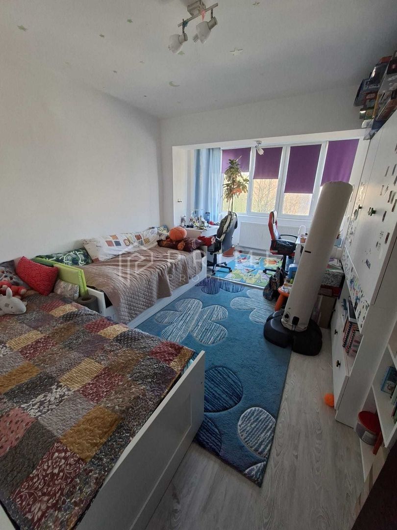 Apartament cu 3 camere, decomandat – Cartier Tudor, Zona Diamant