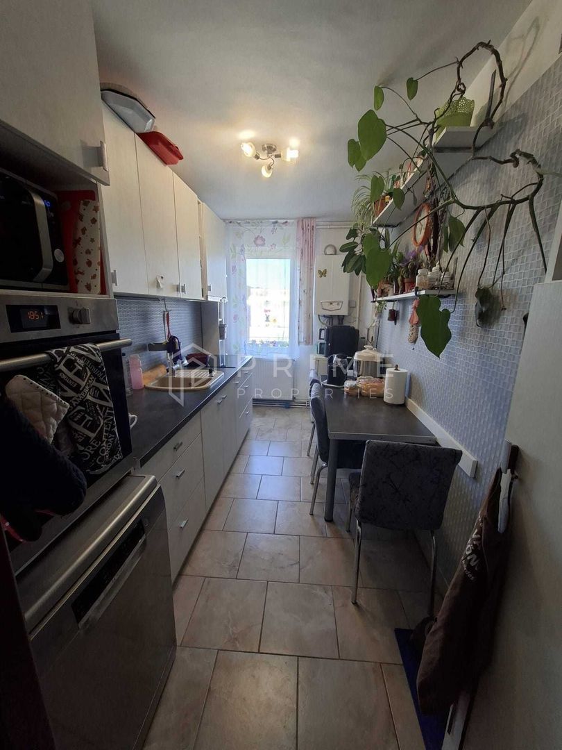 Apartament cu 3 camere, decomandat – Cartier Tudor, Zona Diamant