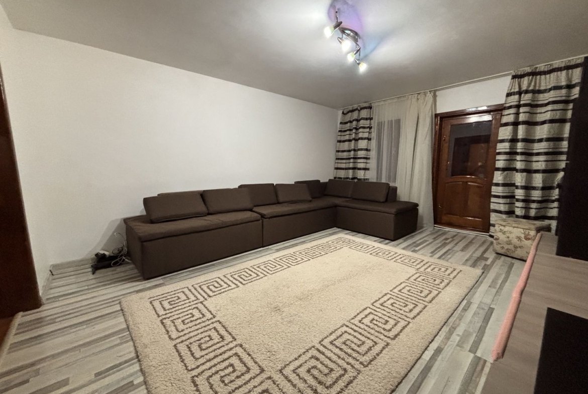 De vanzare apartament 3 camere, 85 mp, I.C. Frimu, 125.000 euro
