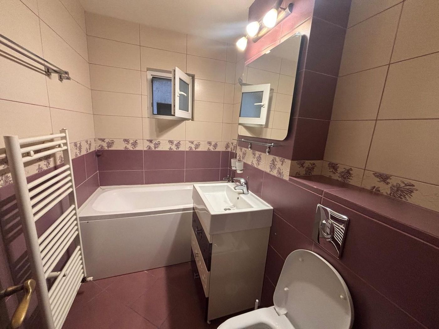 anBn-25946 De vanzare apartament 3 camere, 85 mp, I.C. Frimu, 125.000 euro