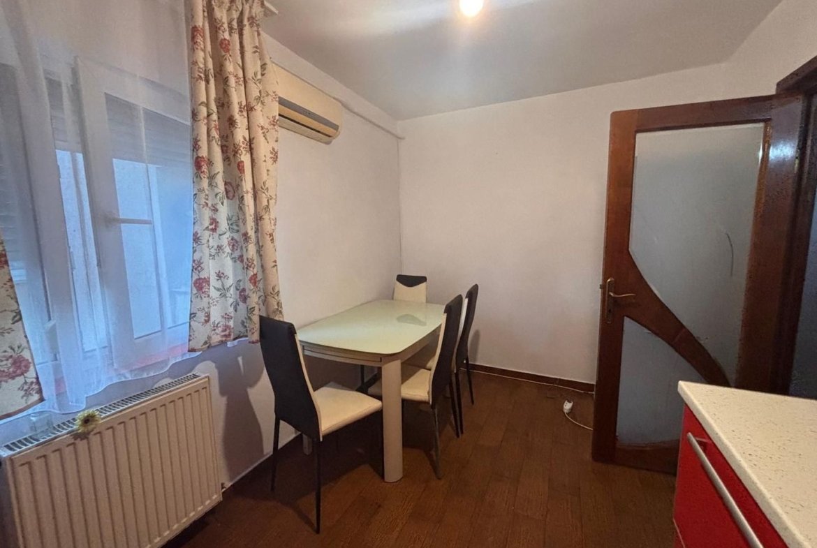 De vanzare apartament 3 camere, 85 mp, I.C. Frimu, 125.000 euro