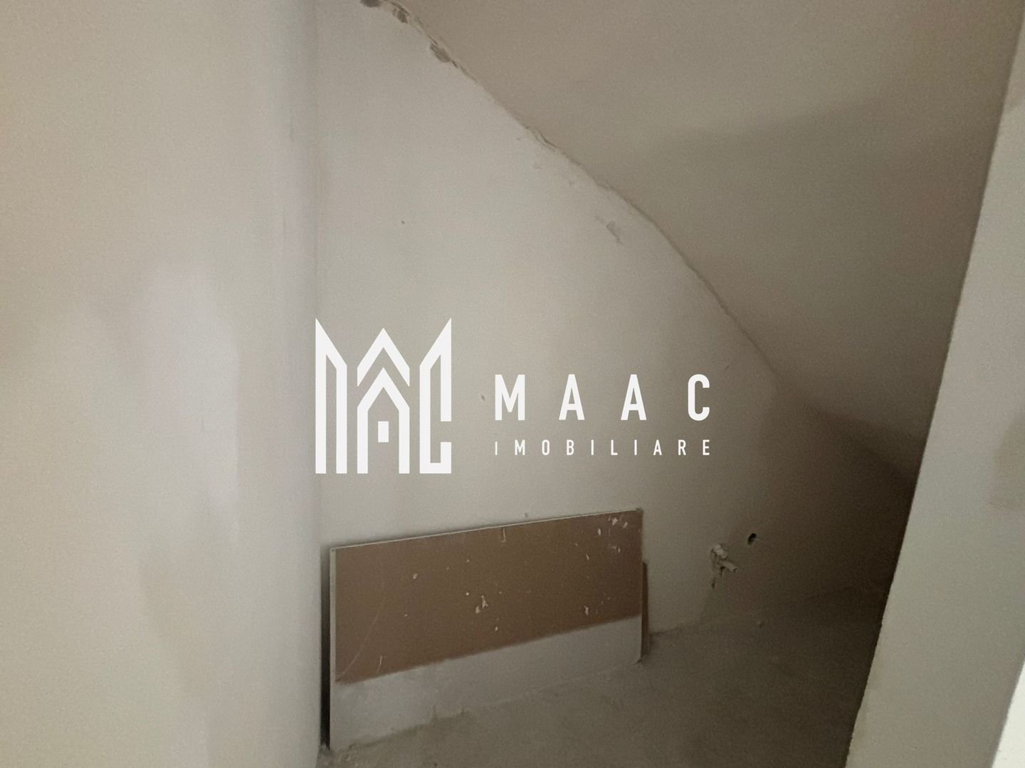 anBn-25957 Casa Quadruplex | 110MPU | Curte 60MP | 2 Locuri de Parcare | Arhitecților