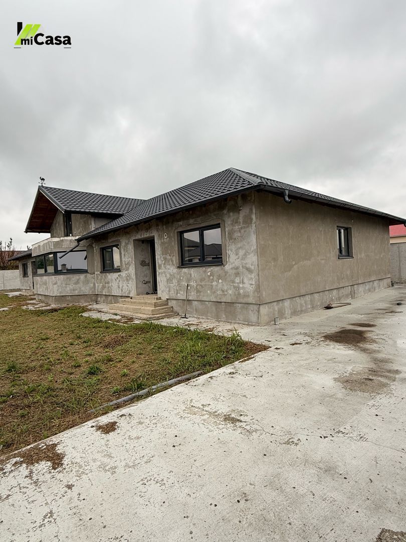 anBn-26065 Casă cu 6 camere, în Șendreni