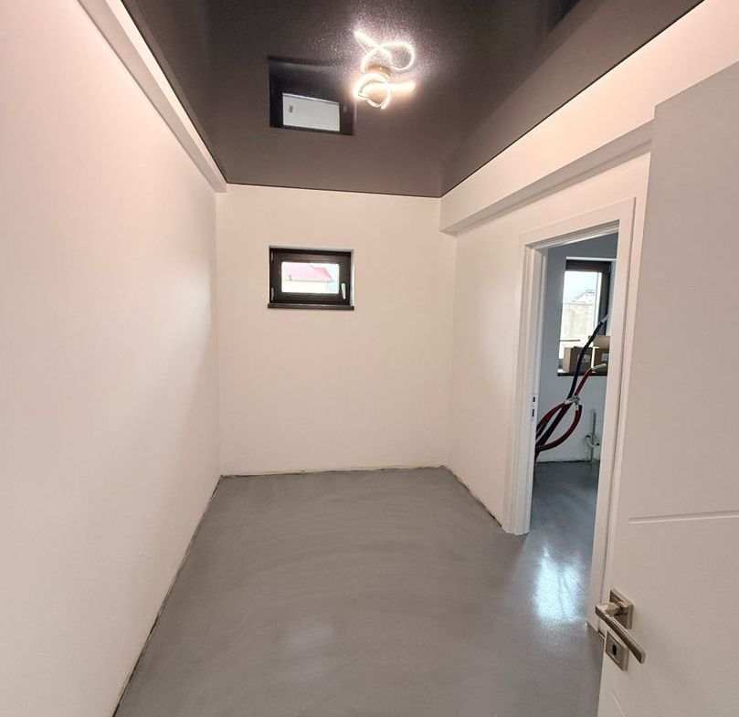 Casă cu 6 camere, în Șendreni