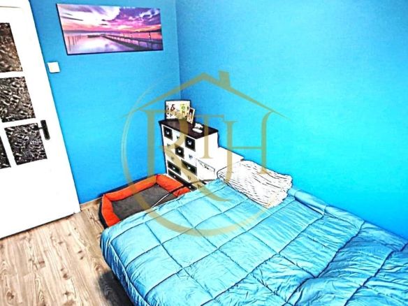Vand apartament cu 4 camere in zona spitalul judetean,comision ,,0”