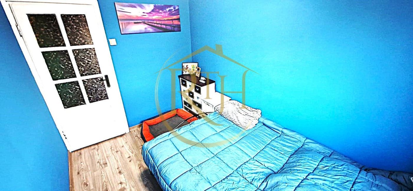 Vand apartament cu 4 camere in zona spitalul judetean,comision ,,0”