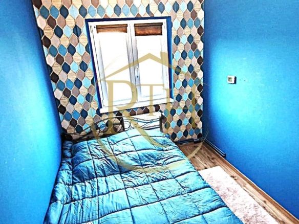 Vand apartament cu 4 camere in zona spitalul judetean,comision ,,0”