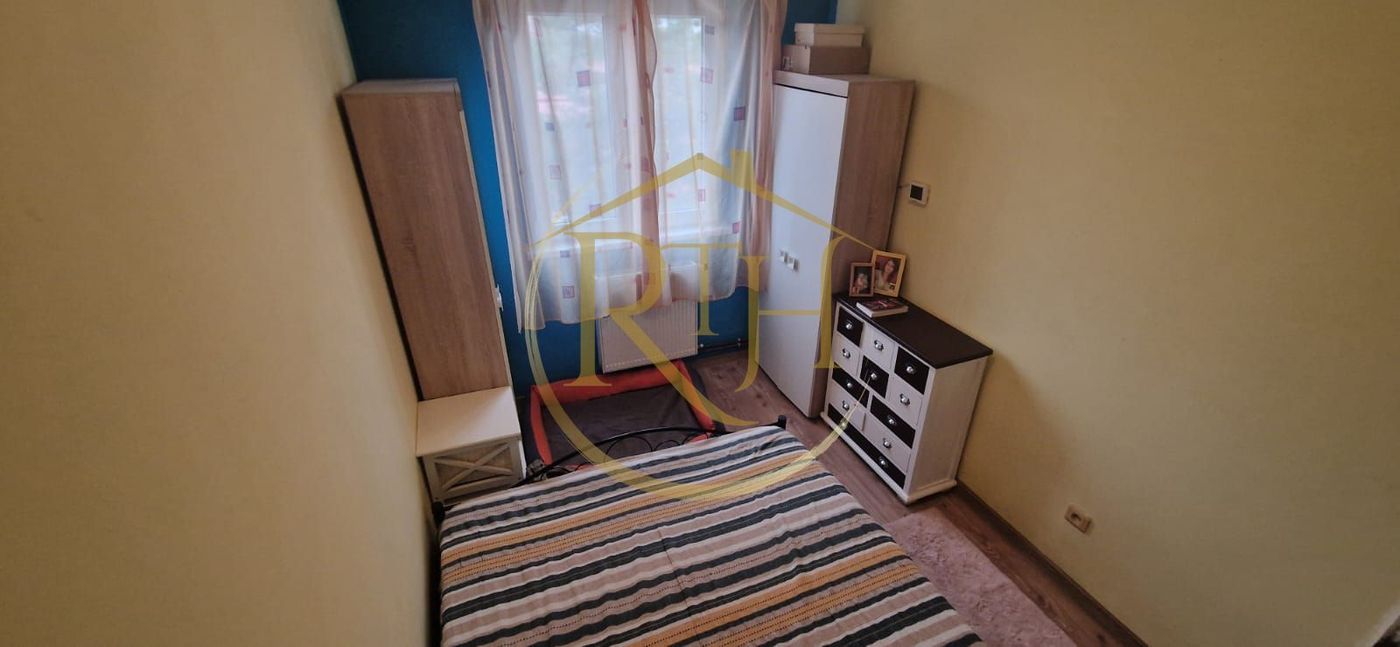 Vand apartament cu 4 camere in zona spitalul judetean,comision ,,0”