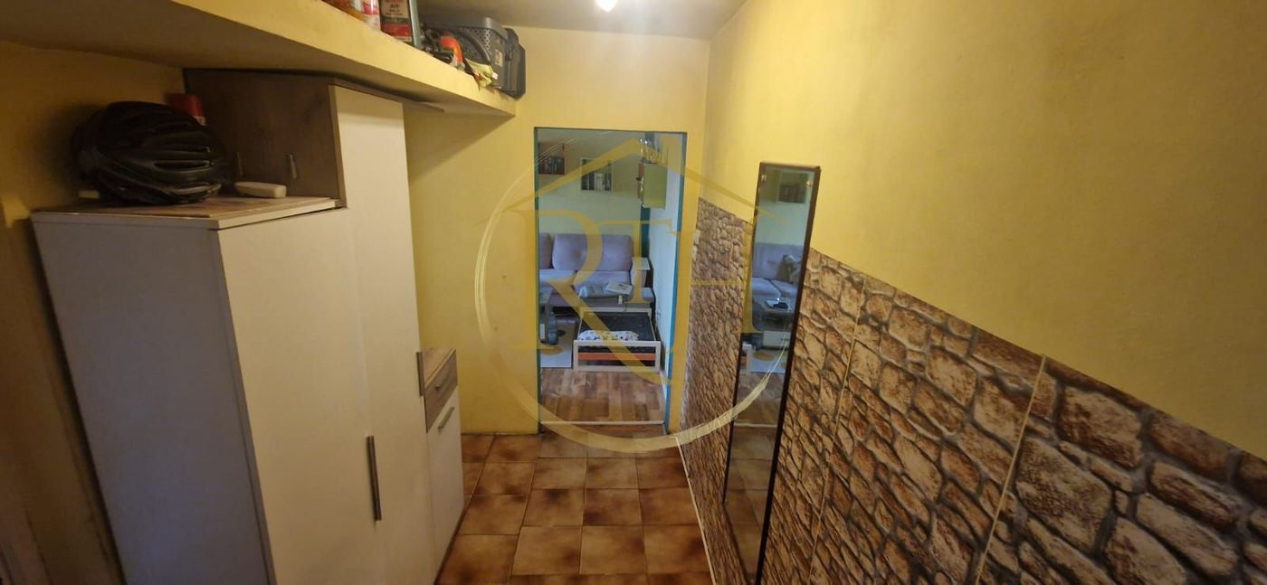 Vand apartament cu 4 camere in zona spitalul judetean,comision ,,0”