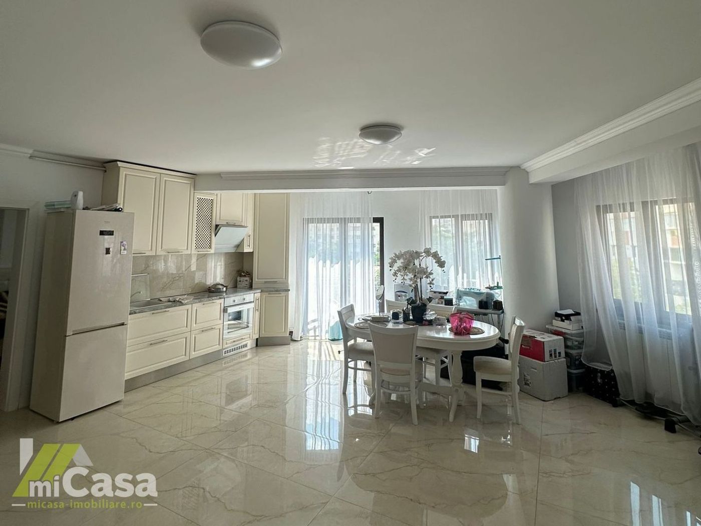 Apartament 3 camere – Lux – Mazepa 2, Colibri 2