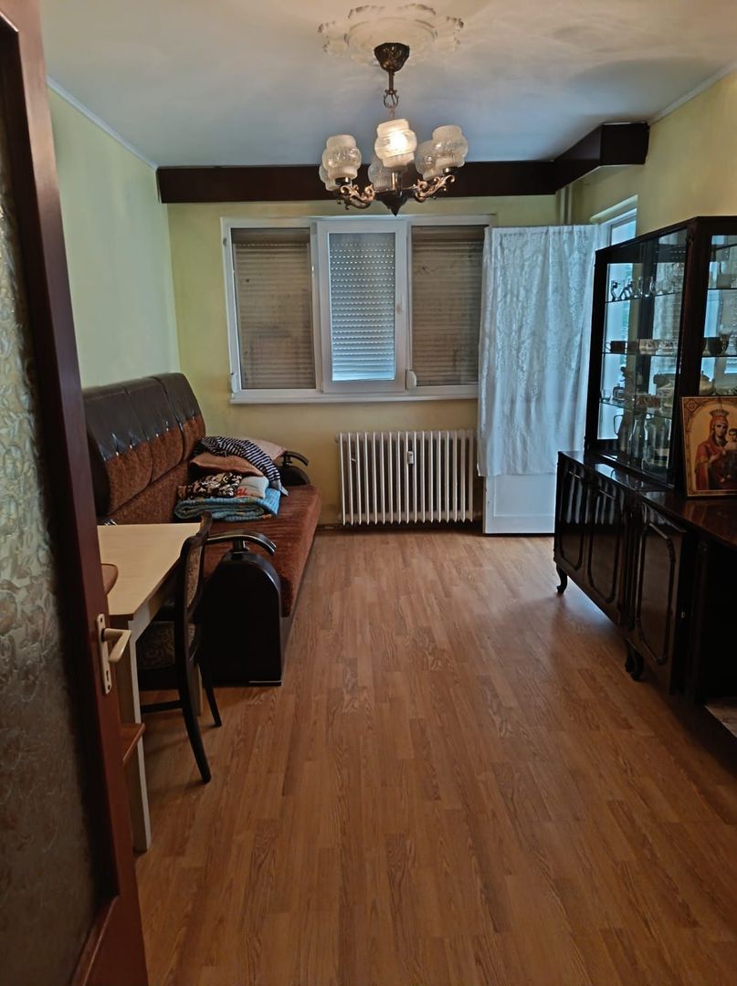 De vanzare apartament cu 2 camere, parter, micro 13 B, 60.000 euro
