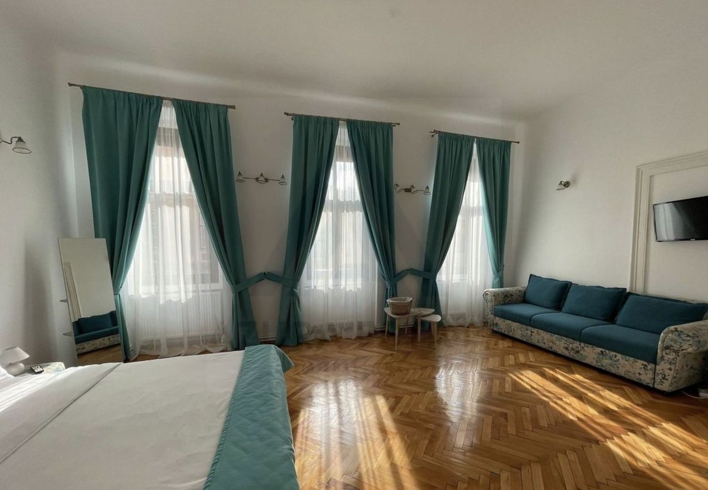 Apartament 3 camere la casă 106 mp utili 3 bai pivnita Ultracentral