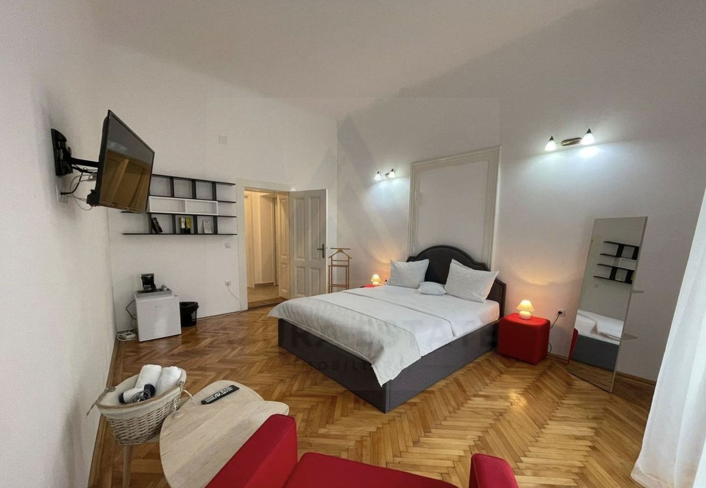 Apartament 3 camere la casă 106 mp utili 3 bai pivnita Ultracentral