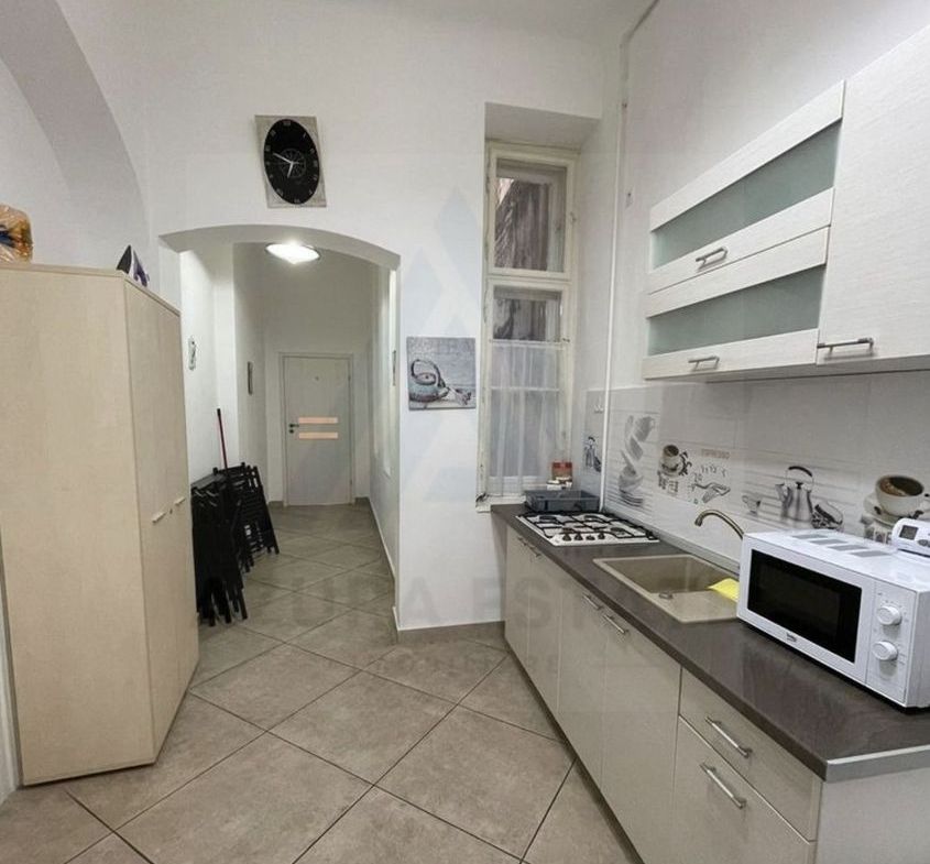 Apartament 3 camere la casă 106 mp utili 3 bai pivnita Ultracentral