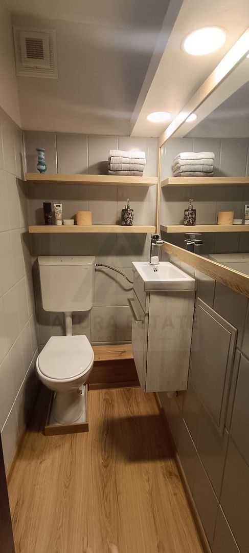 Apartament renovat 3 camere 66 mp utili 2 balcoane 2 bai zona Turnisor