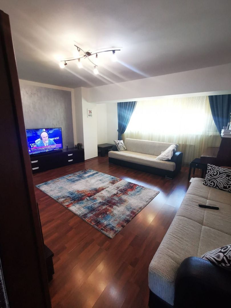 De vanzare apart. cu 3 camere, Complex Vega, Ultimul Leu, et.8, 145.000 E