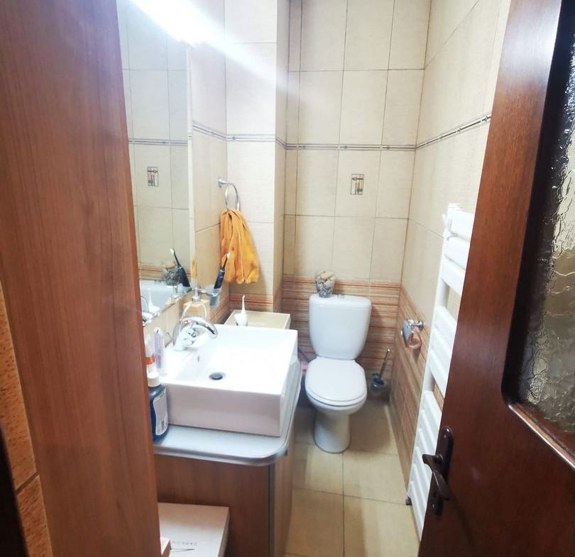 De vanzare apart. cu 3 camere, Complex Vega, Ultimul Leu, et.8, 145.000 E