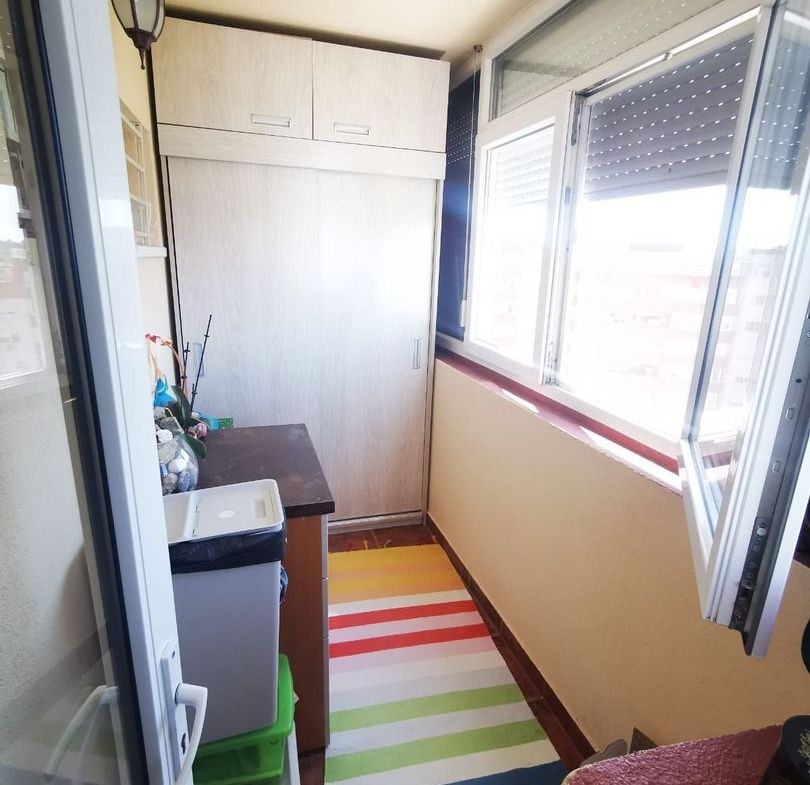 De vanzare apart. cu 3 camere, Complex Vega, Ultimul Leu, et.8, 145.000 E