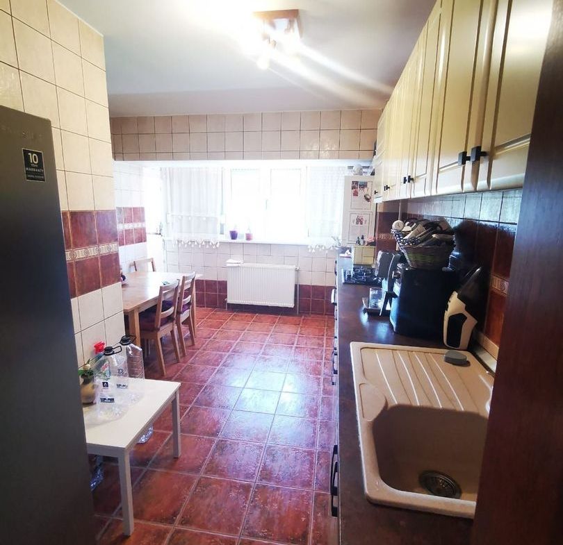 De vanzare apart. cu 3 camere, Complex Vega, Ultimul Leu, et.8, 145.000 E