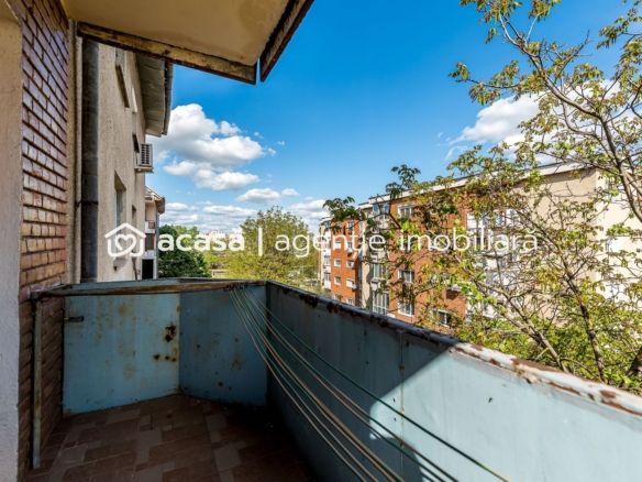 Apartament 3 camere Micalaca 300. Vedere superbă spre Mureș