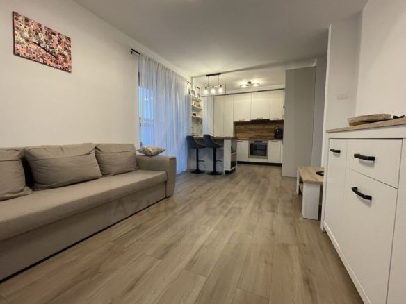 Apartament 2 camere etaj 1 parcare privata terasa spatioasa Lake Home