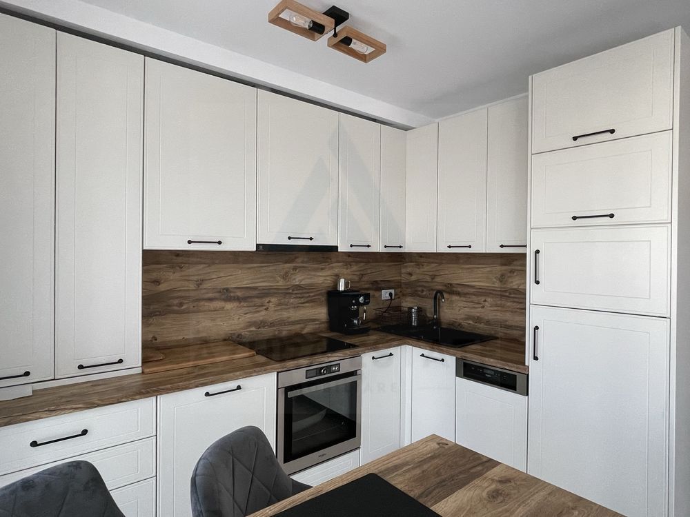 Apartament 2 camere etaj 1 parcare privata terasa spatioasa Lake Home