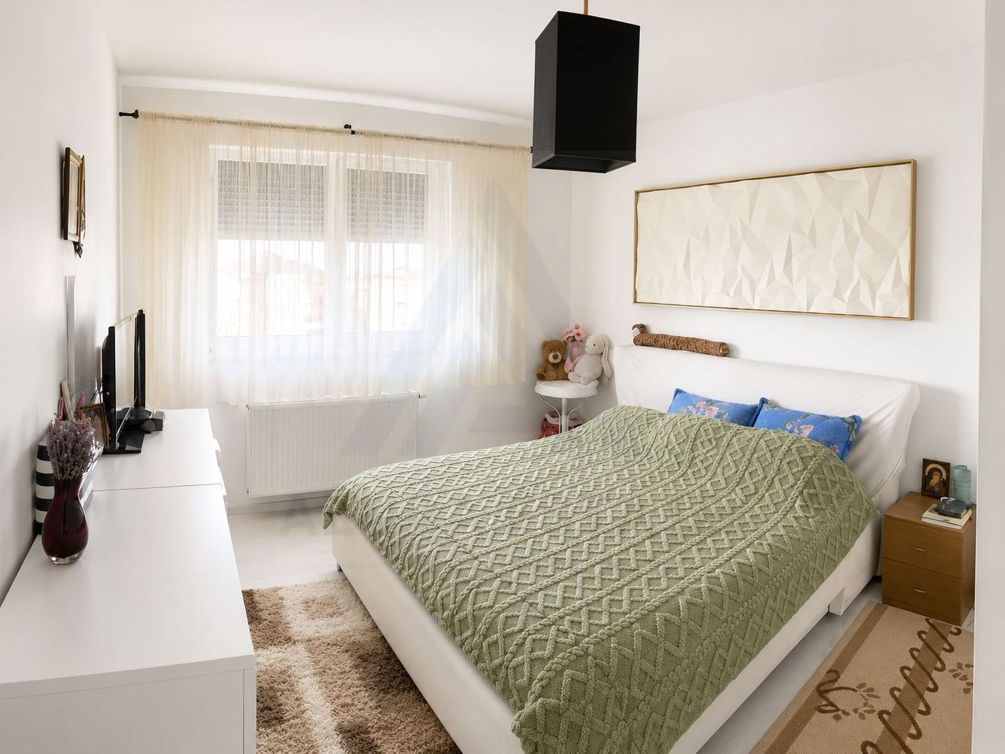 Apartament modern cu 3 camere 2 dormitoare balcon zona Rahovei