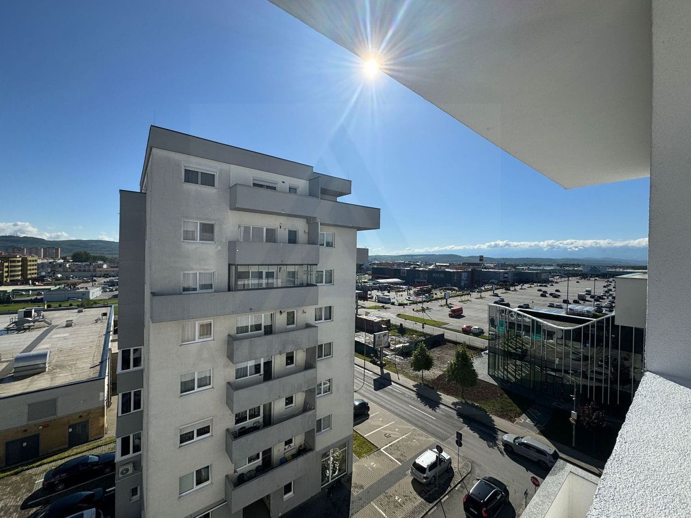 Apartament modern decomandat 54 mp balcon 12 mp parcare Doamna Stanca