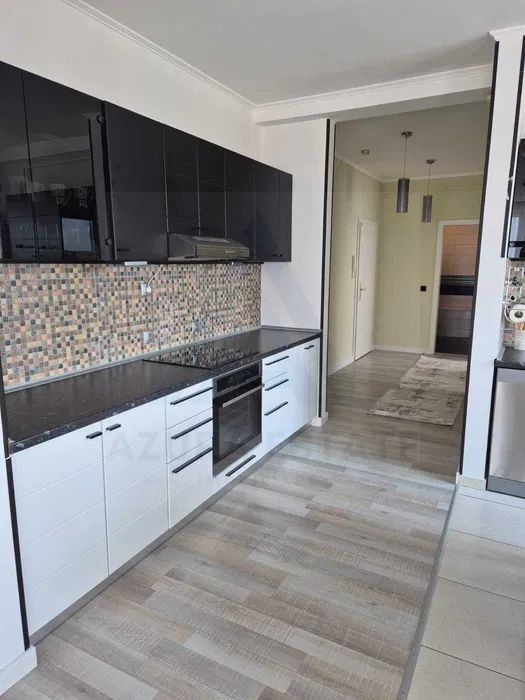 Penthouse 83 mp 3 camere 2 băi terasa 37 mp boxa la subsol Avangarden
