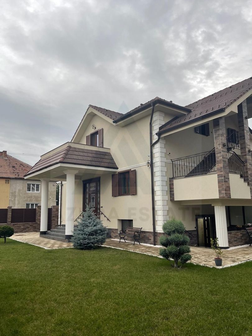 Vila 360 mp utili super exclusivista si teren 750 mp in Sibiu