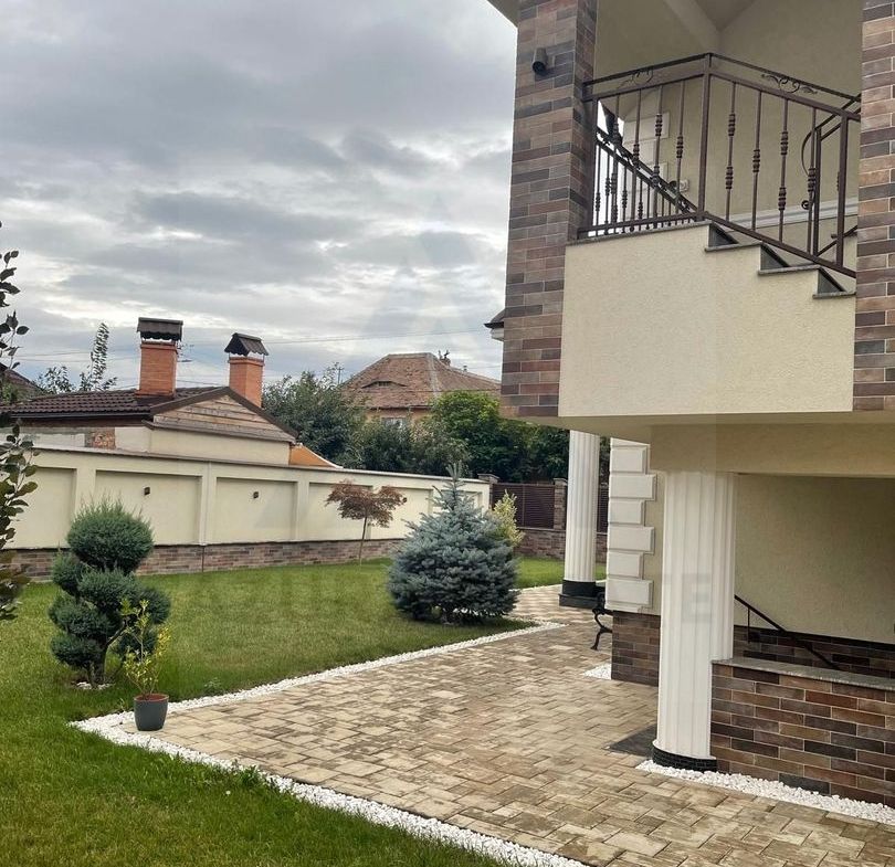 Vila 360 mp utili super exclusivista si teren 750 mp in Sibiu