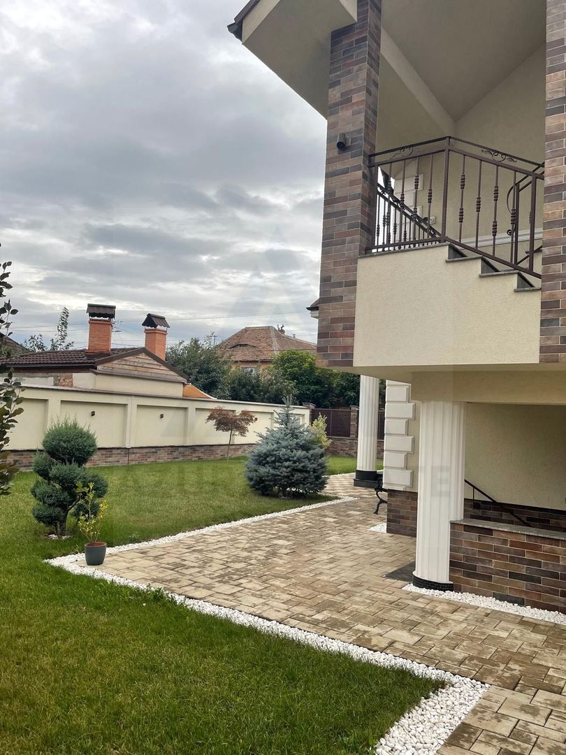 Vila 360 mp utili super exclusivista si teren 750 mp in Sibiu