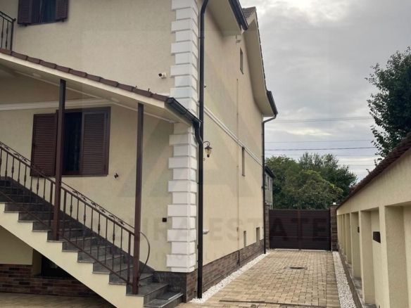 Vila 360 mp utili super exclusivista si teren 750 mp in Sibiu