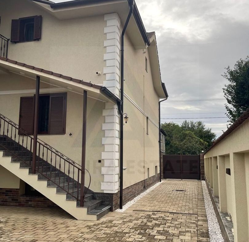 Vila 360 mp utili super exclusivista si teren 750 mp in Sibiu